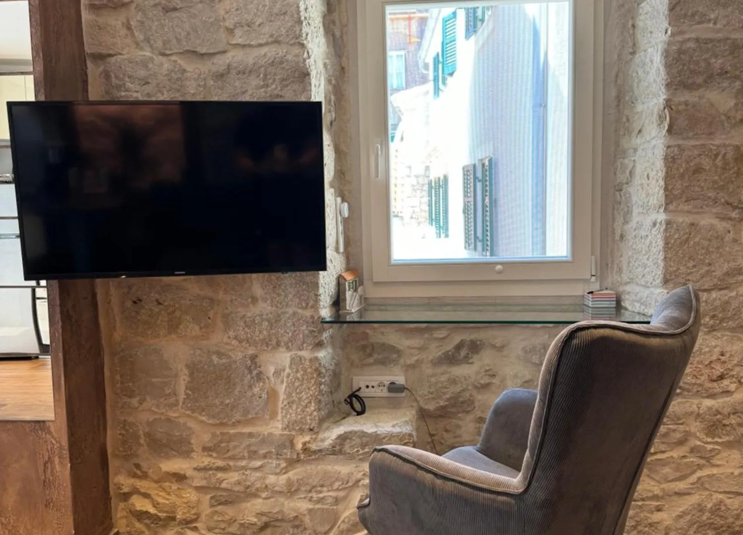 Luxury Apt Petra In 400 Year Old Stone House 4+2 Split Appartement