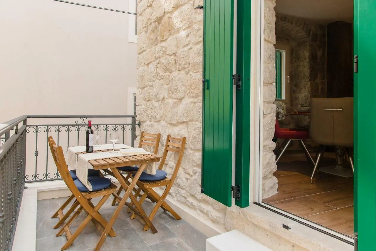 Luxury Apt Petra In 400 Year Old Stone House 4+2 Split