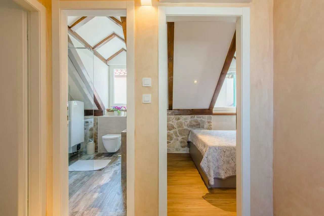 Luxury Apt Petra In 400 Year Old Stone House 4+2 Split
