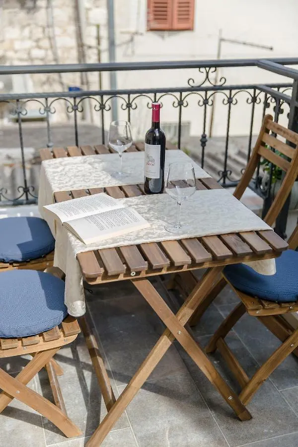 Luxury Apt Petra In 400 Year Old Stone House 4+2 Split Croatie