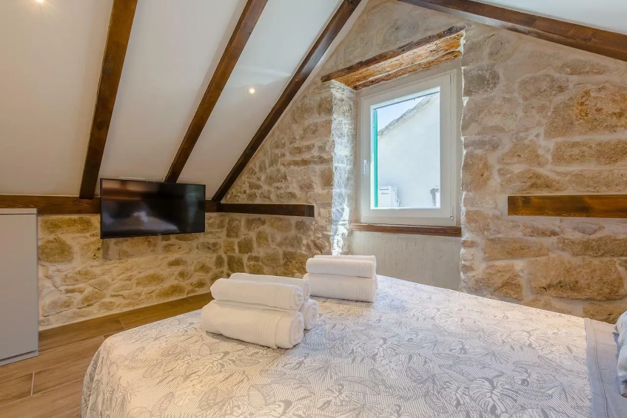 Luxury Apt Petra In 400 Year Old Stone House 4+2 Split Croatie