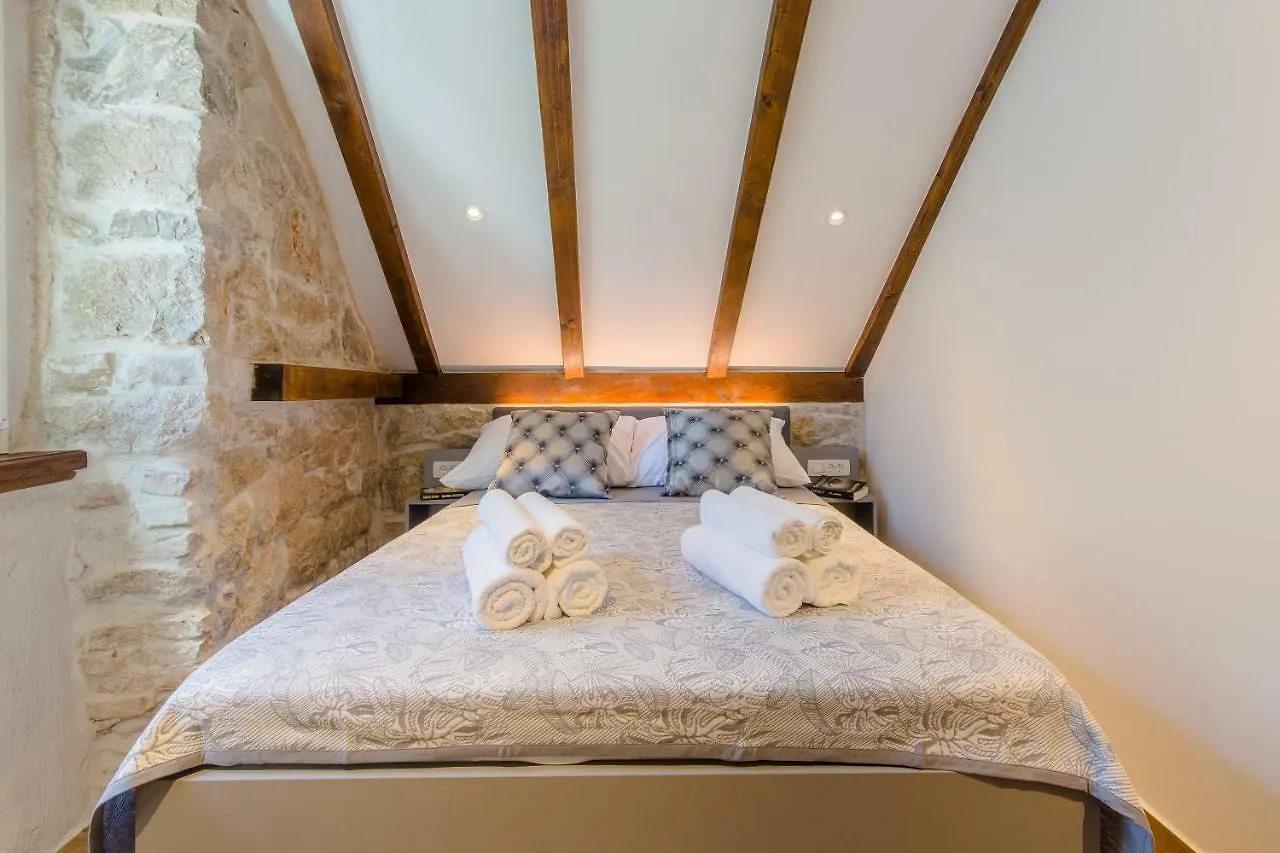 Luxury Apt Petra In 400 Year Old Stone House 4+2 Split 0*,
