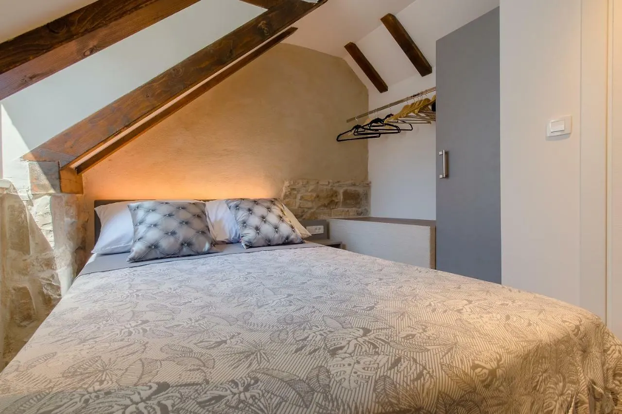 Luxury Apt Petra In 400 Year Old Stone House 4+2 Split 0*,