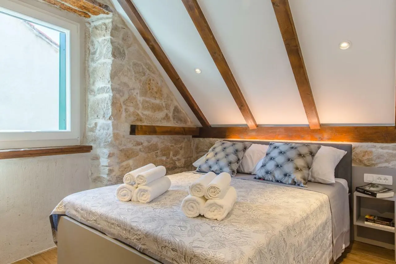 Luxury Apt Petra In 400 Year Old Stone House 4+2 Split