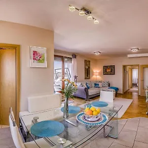 https://colton-central-passage-apartments.inbudapesthotels.com
