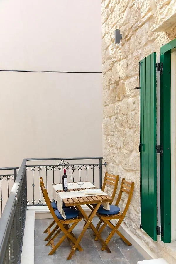 Luxury Apt Petra In 400 Year Old Stone House 4+2 Split Apartment