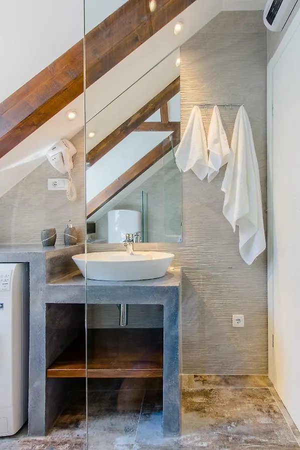 Apartment Luxury Apt Petra In 400 Year Old Stone House 4+2 Split