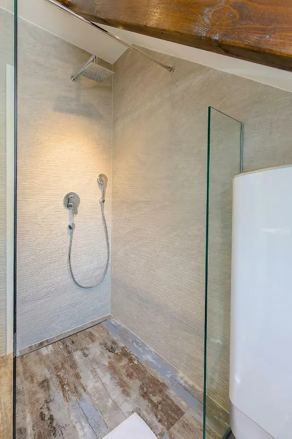 Luxury Apt Petra In 400 Year Old Stone House 4+2 Split 0*,  Croatia